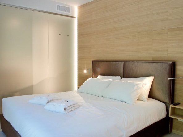 La Cigüeña Cancelada Estepona MDR Luxury Homes Standard-room-bathroom-la-ciguena-cancelada-estepona-marbella-BB-bedroom-bed