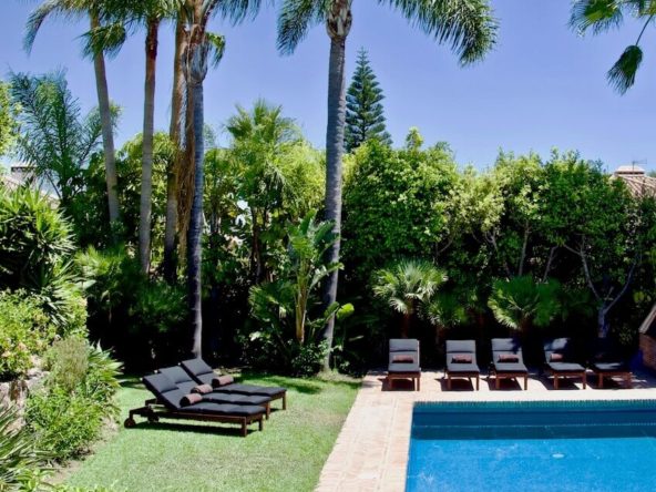 La Cigüeña Cancelada Estepona MDR Luxury Homes relax-swimmingpool-la-ciguena-cancelada-estepona-marbella-BB-1